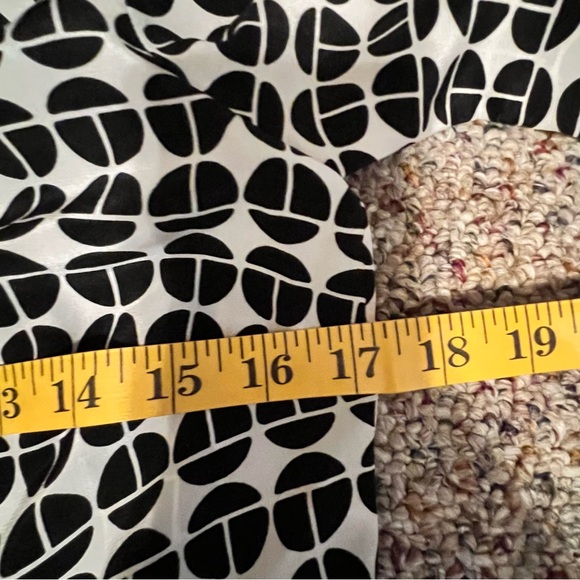 Trina Turk Cream Silk Blouse with Black and Green - Picture 8 of 11